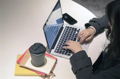 阿尔巴尼亚人去到马耳他旅游要多少钱