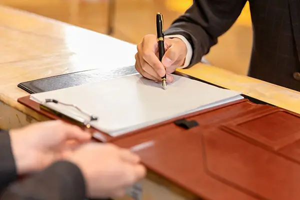 苏里南那边到马耳他旅游的老外无障碍沟通路线攻略